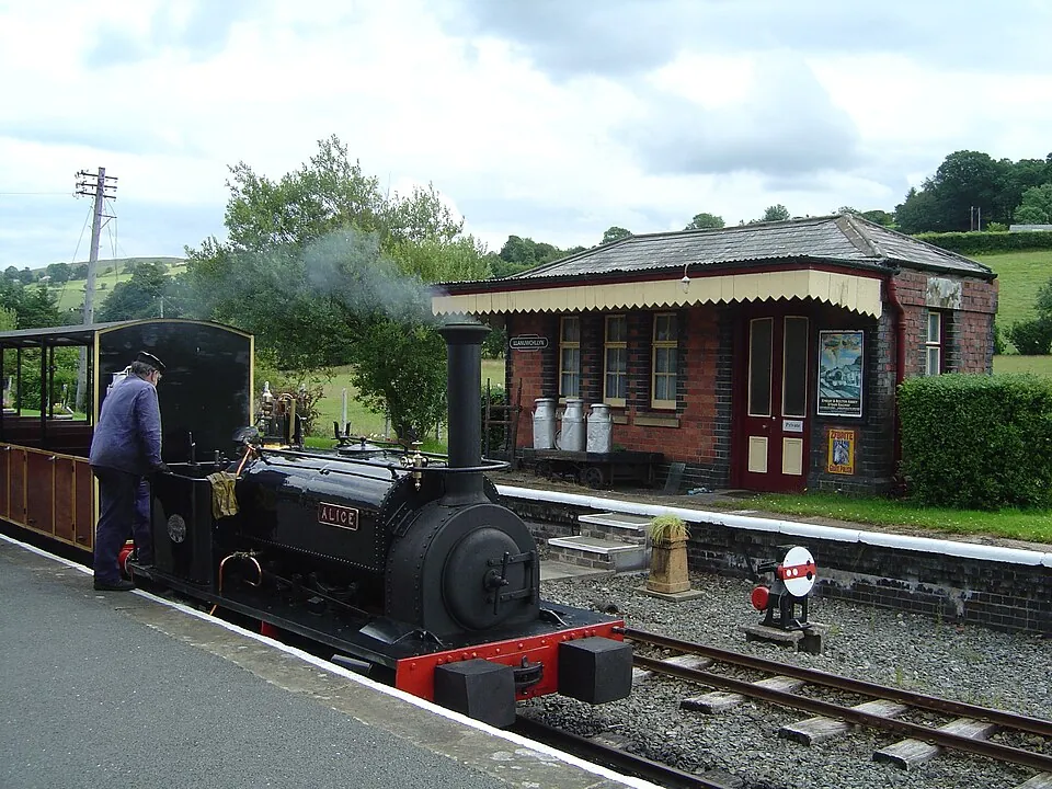 Llanuwchllyn → Bala Pen-y-bont: Bala Lake Railway - 2004-07-18