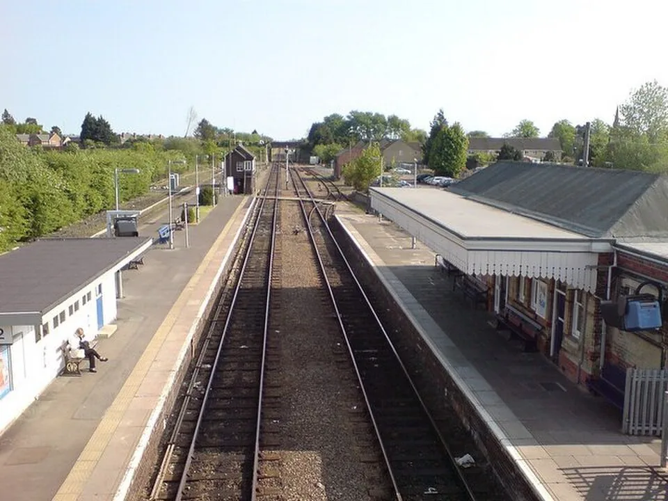 Oxford → Worcester: Moreton-in-Marsh Railway Station