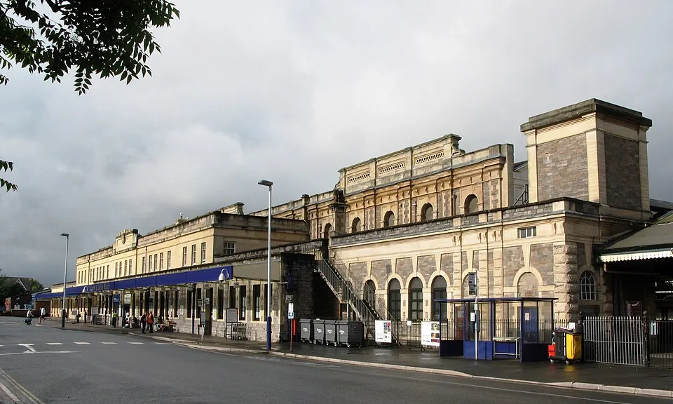 2008 at Exeter St Davids - station frontage