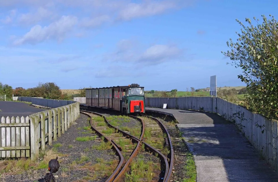 Bushmills → Giant’s Causeway: Giant's Causeway ^ Bushmills Railway - Bushmills Station