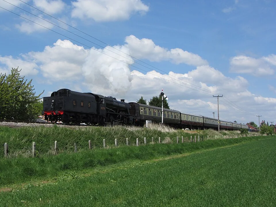 Cheltenham Race Course → Broadway: Gloucestershire Warwickshire Railway near Toddington
