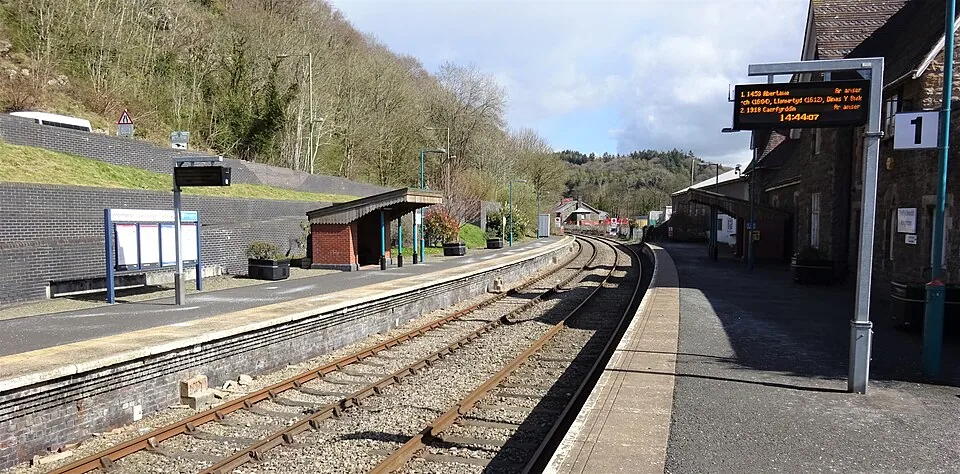 Swansea → Shrewsbury: Knighton railway station, Shropshire. Heart of Wales Line. The view towards Craven Arms