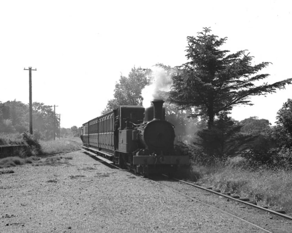 Douglas → Port Erin: Steam train at Sulby Glen