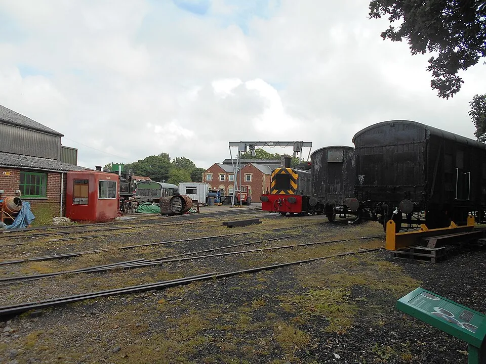 Smallbrook Junction → Havenstreet → Wootton: Isle of Wight Steam Railway 72