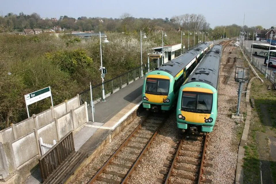 Southern Diesel Trains serve Rye Station - geograph.org.uk - 1452175