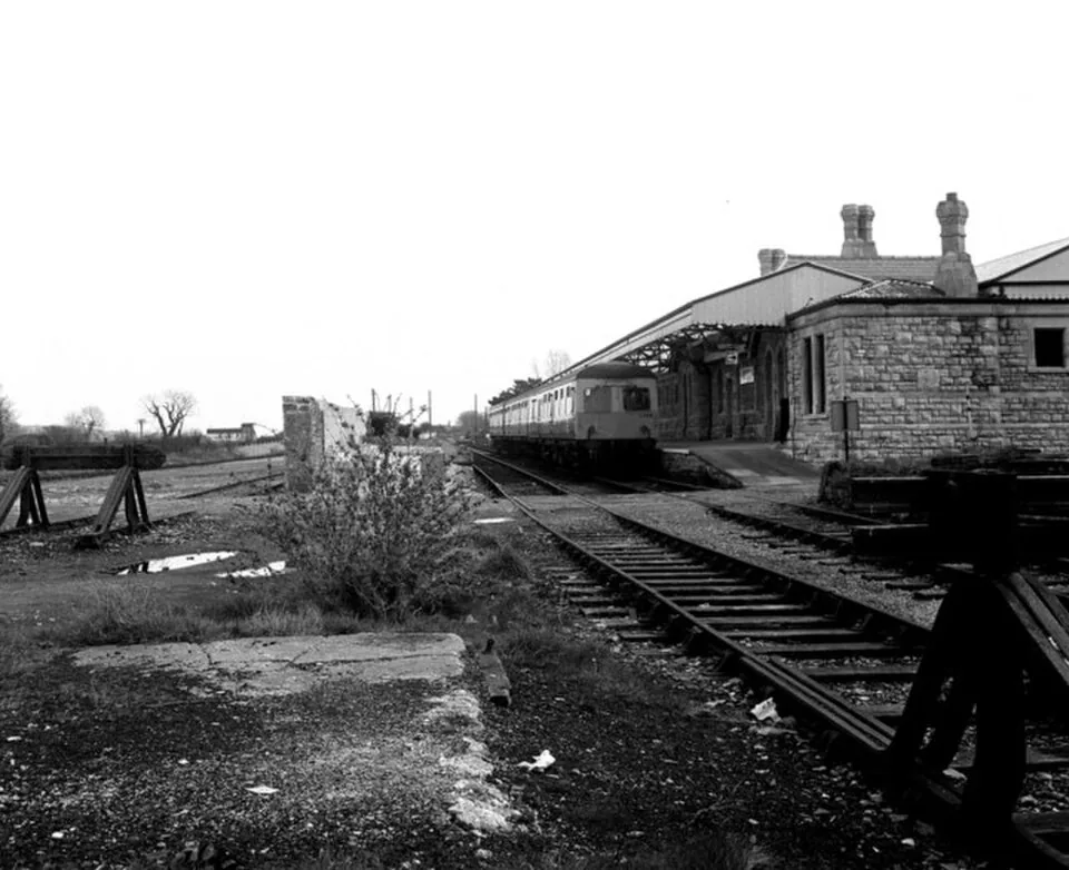 Carmarthen → Pembroke Dock: Pembroke Dock station