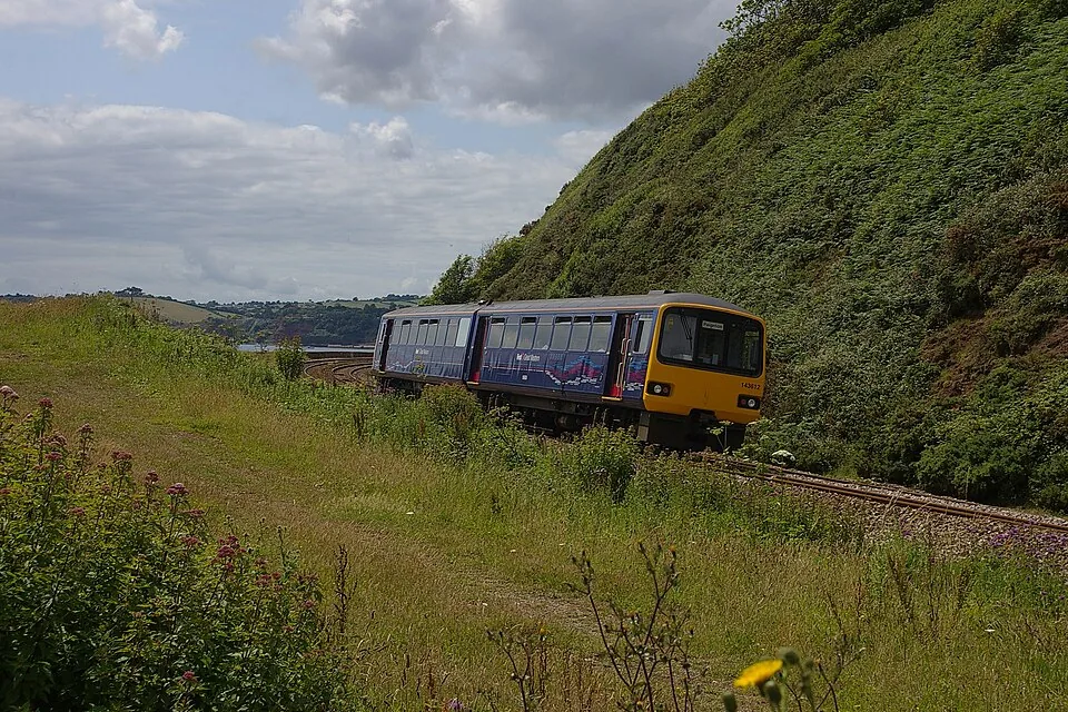 Exeter → Paignton: Dawlish Warren MMB 16 South Devon Main Line 143612