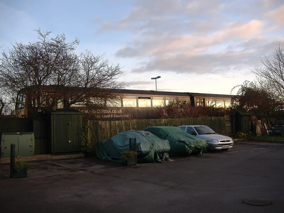 Severn Beach railway station MMB 06 143620