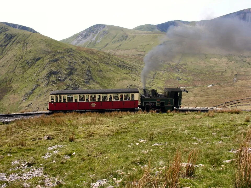 Llanberis → Clogwyn / Hafod Eryri (Yr Wyddfa Summit): Snowdon Mountain train with engine 2