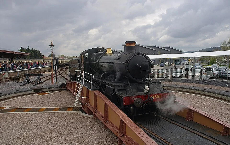Bishops Lydeard → Minehead: Minehead railway station MMB 04 9351
